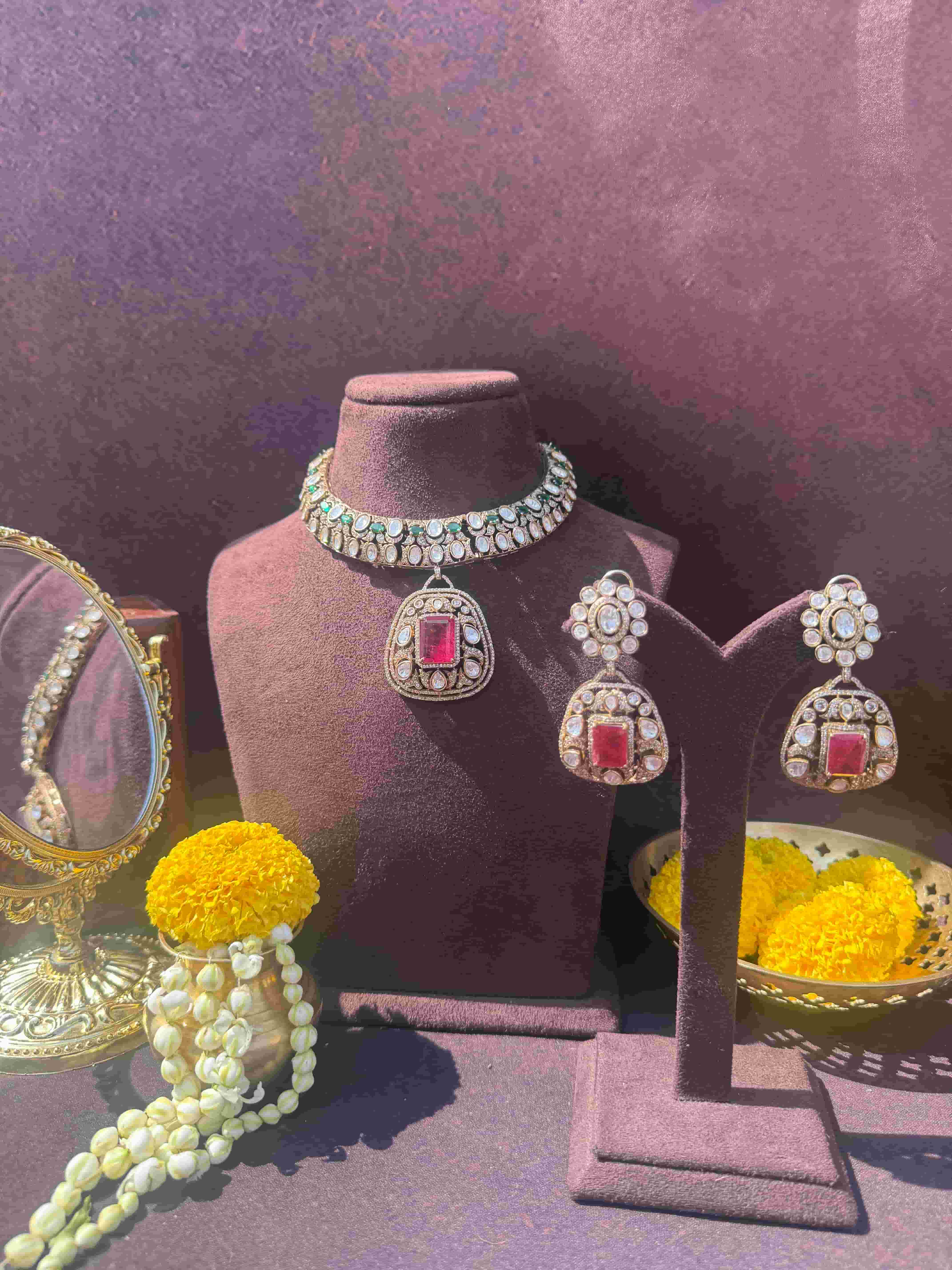 YAMINI NECKLACE SET